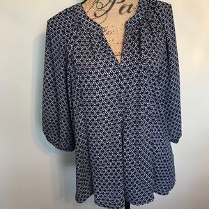 Lovely navy/white fun print top 3/4 sleeve